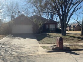 3013 W Toledo Cir in Broken Arrow, OK - Building Photo