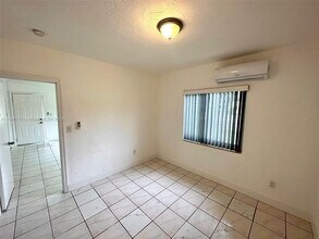 17175 NE 19th Ave-Unit -2 in North Miami Beach, FL - Building Photo - Building Photo