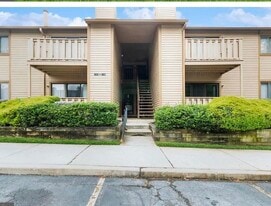 2103 Woodhollow Dr, Unit 2103 in Evesham, NJ - Building Photo