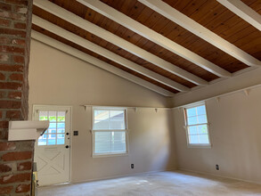 1260 N Hudson Ave in Pasadena, CA - Building Photo - Building Photo