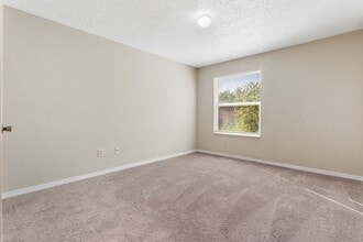 4658 Commander Dr in Orlando, FL - Building Photo - Building Photo