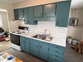 147 S Surry Rd in East Liverpool, OH - Building Photo - Building Photo