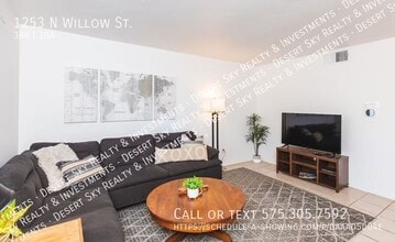 1253 N Willow St in Las Cruces, NM - Building Photo - Building Photo