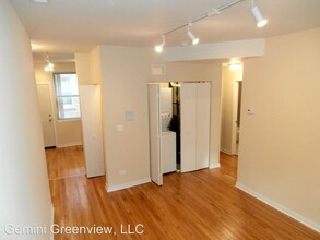 6971 N Greenview Ave, Unit 3N in Chicago, IL - Building Photo - Building Photo