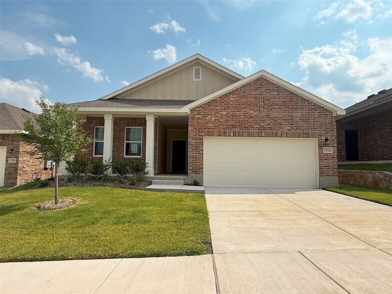1312 Kennedy Rd in Howe, TX - Foto de edificio