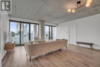 55-2355 Ontario St in Toronto, ON - Building Photo - Building Photo