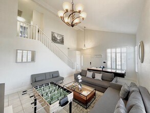 9411 Pioneer Ave in Las Vegas, NV - Building Photo - Building Photo