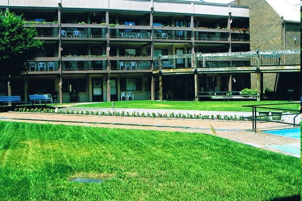 Holiday Village Apartments in Danville, VA - Building Photo