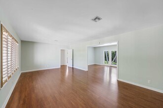 246 Merrain Rd in Palm Beach, FL - Building Photo - Building Photo
