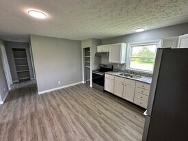 3212 Shaffer Rd in Atwater, OH - Building Photo