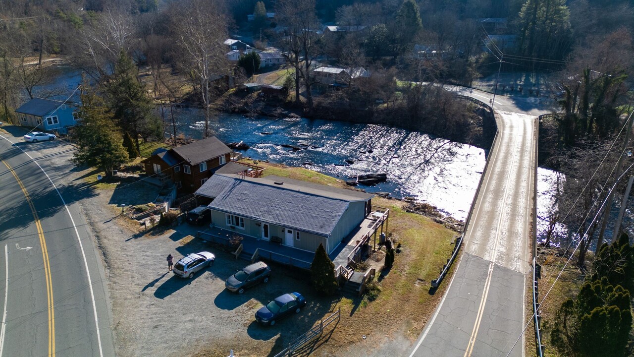 5420 Ela Rd in Whittier, NC - Building Photo