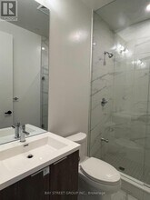 8 Interchange Wy in Vaughan, ON - Building Photo - Building Photo