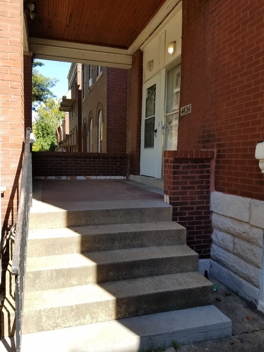 4424 S Grand Blvd in St. Louis, MO - Building Photo