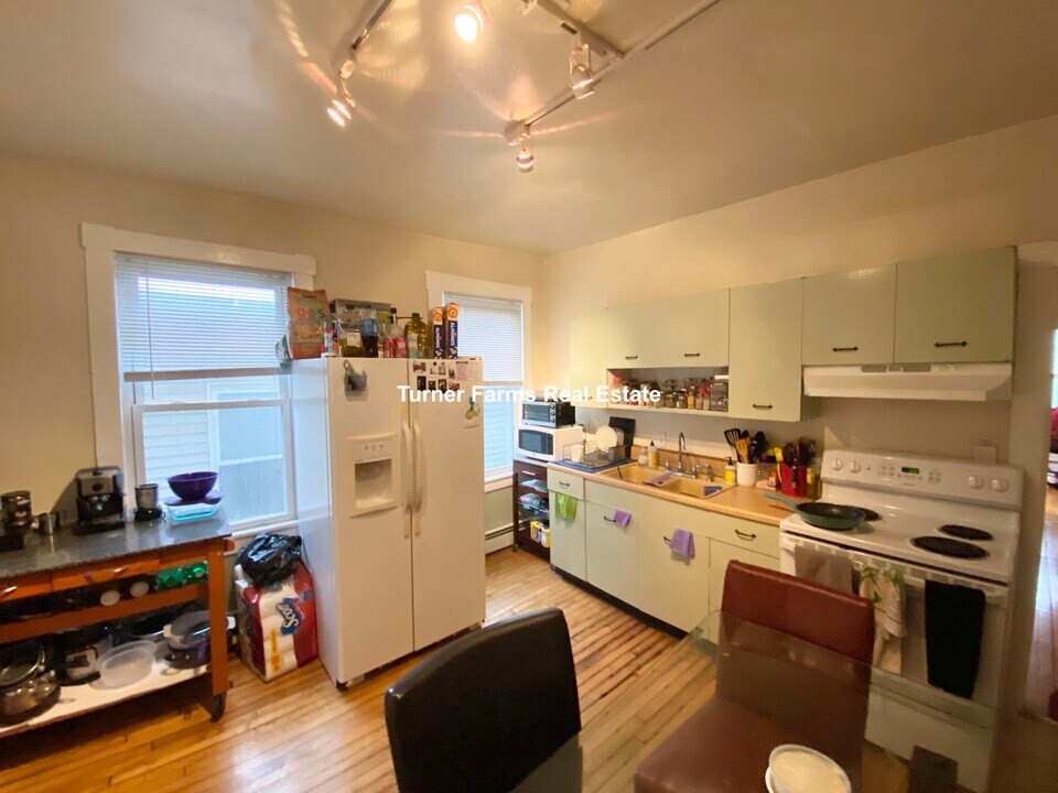 19 Sachem St, Unit A in Boston, MA - Foto de edificio