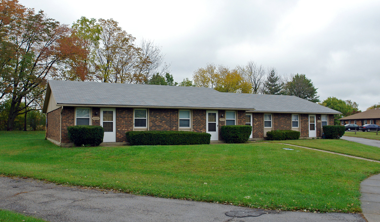 4019-4025 Frampton Ct in Englewood, OH - Foto de edificio