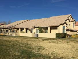 1639 Orchid Ln in Lancaster, CA - Building Photo