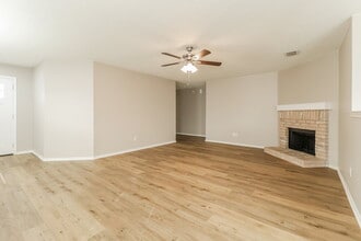 517 Riverflat Dr in Fort Worth, TX - Building Photo - Building Photo