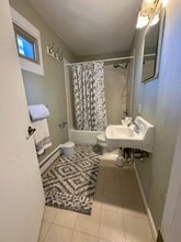 27 Center St in Clinton, NJ - Building Photo - Building Photo