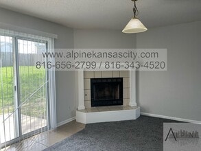 453 Spring Ave in Liberty, MO - Building Photo - Building Photo