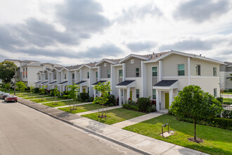 Lincoln Gardens in Miami, FL - Foto de edificio - Building Photo