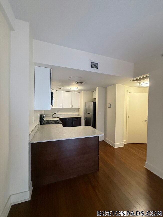 8 Winter Pl in Boston, MA - Building Photo - Building Photo