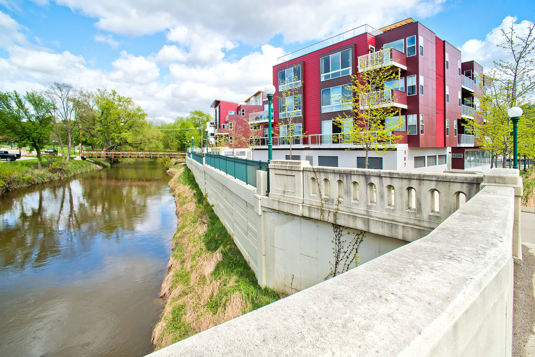 River Gate South in Plymouth, IN - Foto de edificio