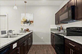 607 Lenore St in Nashville, TN - Building Photo - Building Photo