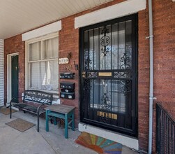 5131 Pine St, Unit 3 in Philadelphia, PA - Foto de edificio - Building Photo