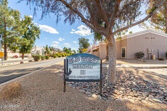 1976 N Lemon Tree Ln-Unit -41 in Chandler, AZ - Building Photo - Building Photo