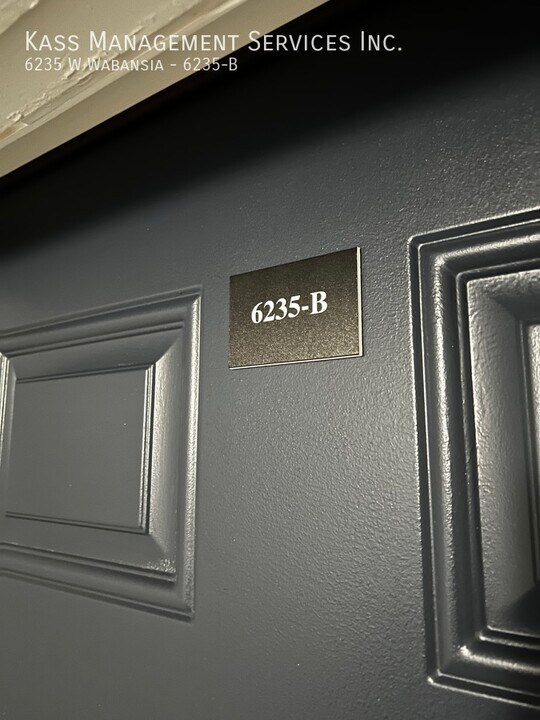 6235 W Wabansia Ave in Chicago, IL - Building Photo