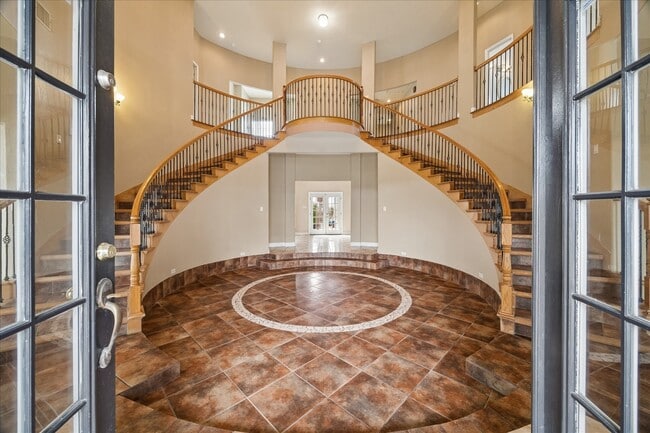 property at 5027 Creekmont Dr