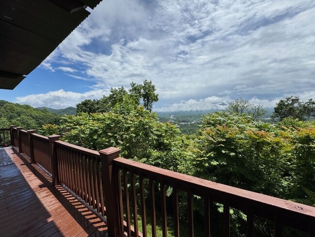 property at 466 Windswept Dr