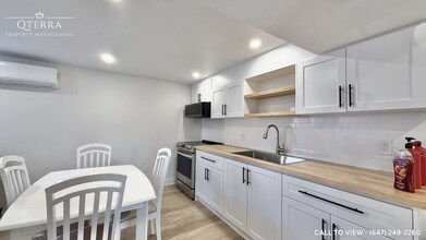 171 Sloane Av in Toronto, ON - Building Photo - Building Photo