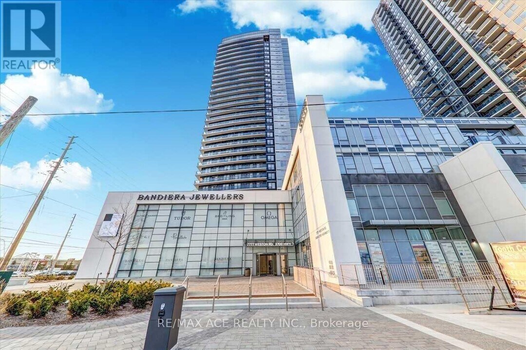 3700-3700 Hwy 7 in Vaughan, ON - Building Photo
