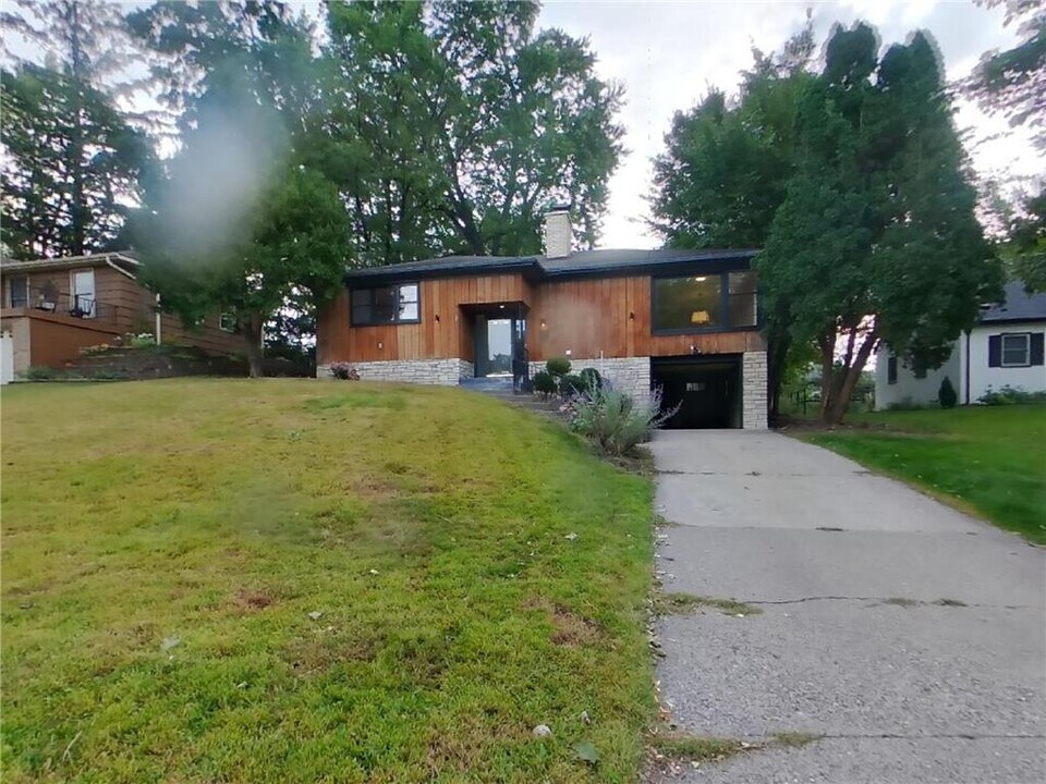 3712 Abbott Ave N in Minneapolis, MN - Building Photo