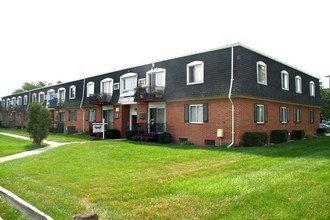 Falcon Crest Apartments in St. Clair Shores, MI - Foto de edificio - Building Photo