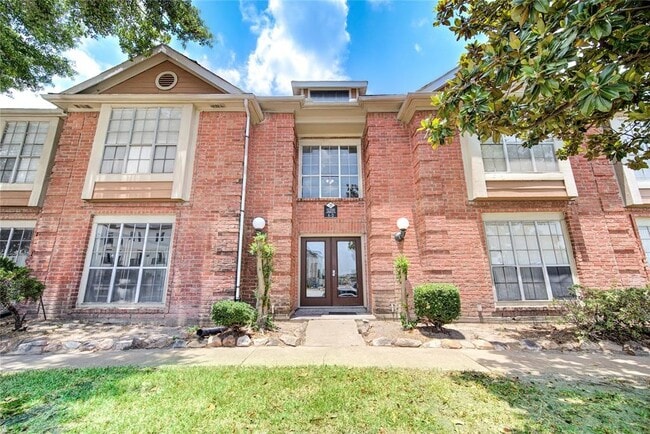 12200 Overbrook Ln