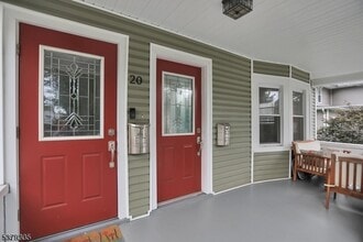 20 Howe Ave in Montclair, NJ - Building Photo - Building Photo
