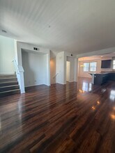 2997 E Pacific Coast Hwy in Signal Hill, CA - Building Photo - Building Photo