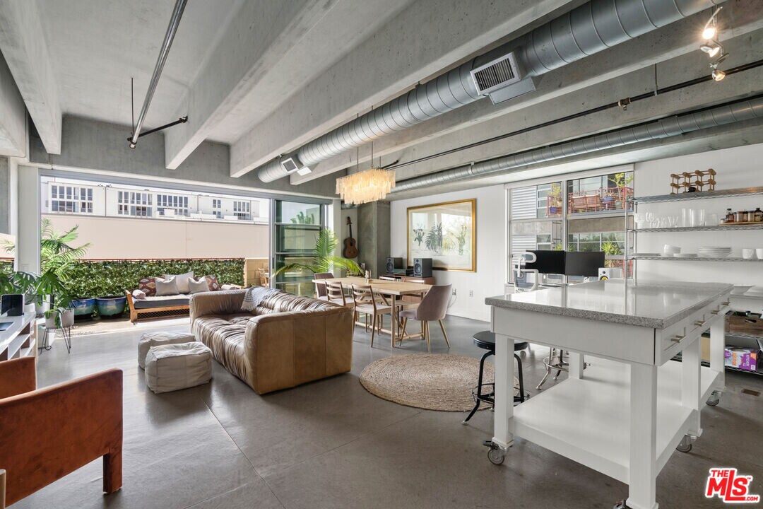 4141 Glencoe Ave-Unit -209 in Los Angeles, CA - Building Photo