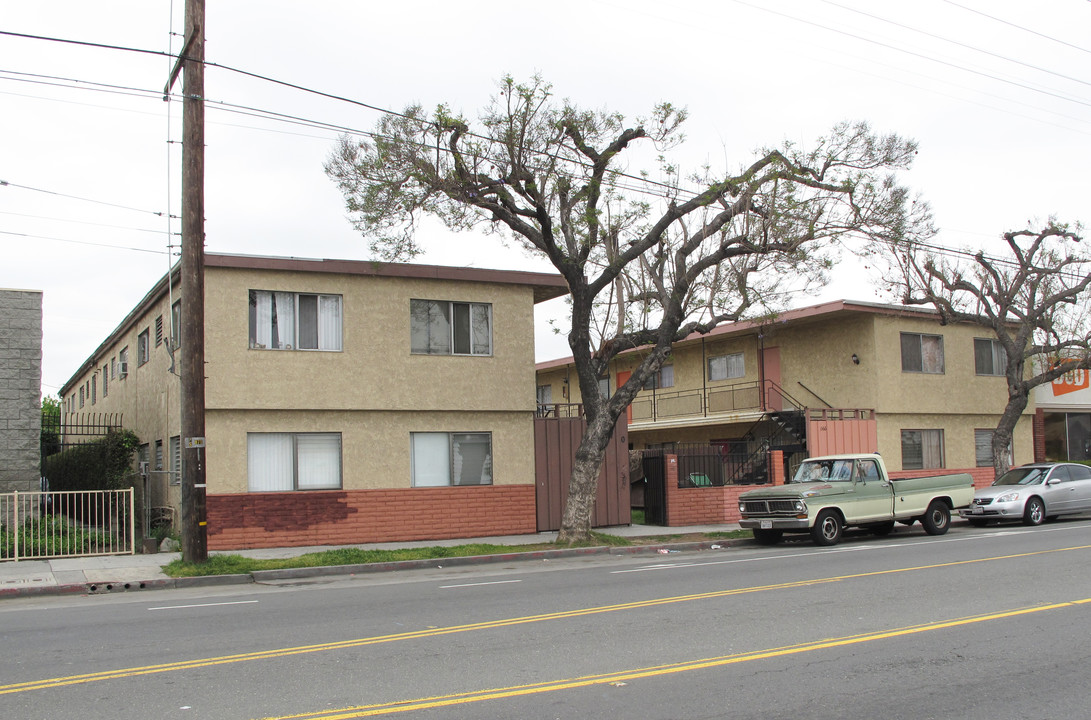 6570 Orange Ave in Long Beach, CA - Building Photo