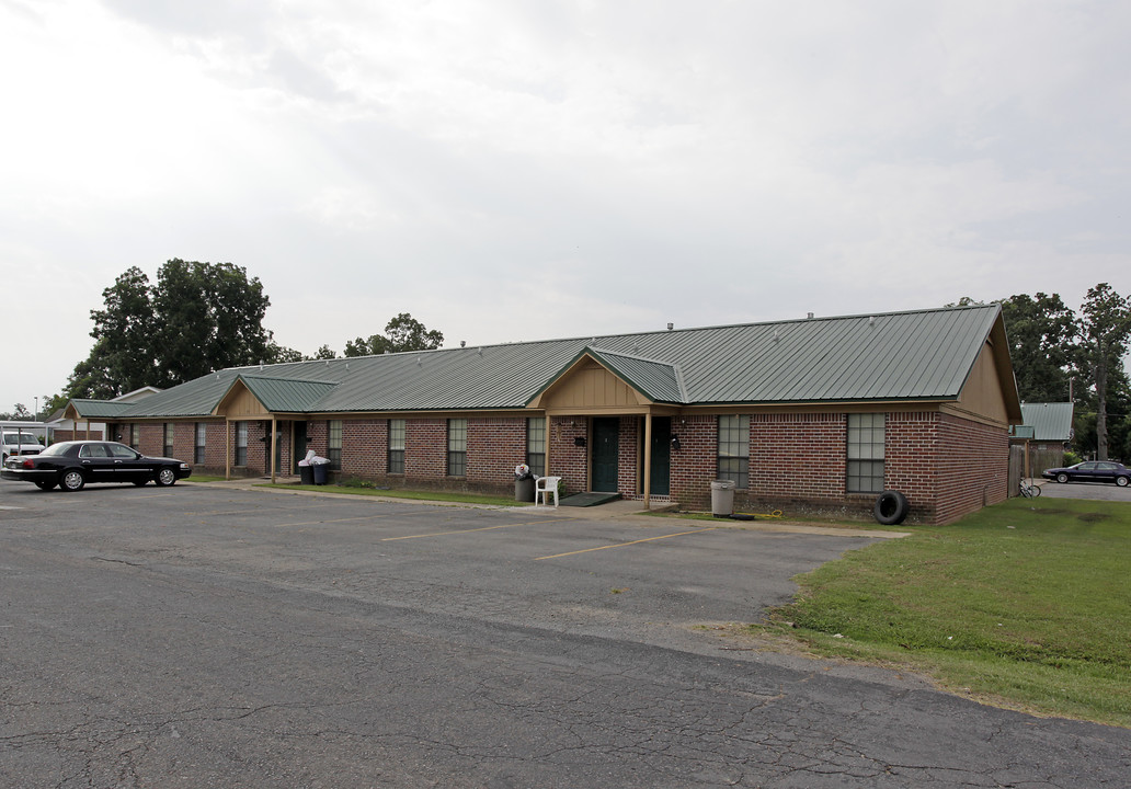 309 Barnes St in Lonoke, AR - Building Photo