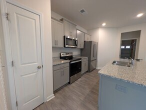 9043 Lowfalls Ln in Charlotte, NC - Foto de edificio - Building Photo