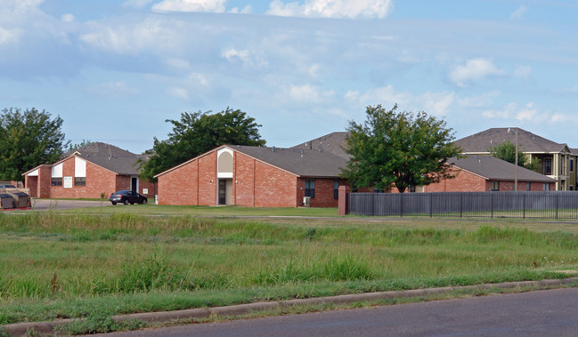 Bethesda Manor in Plainview, TX - Building Photo - Building Photo