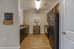 Heron Pointe in Nashville, TN - Building Photo