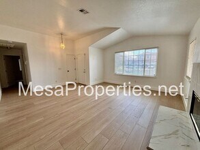 17614 Landis Dr in Victorville, CA - Building Photo - Building Photo
