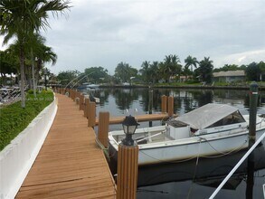 180 Cypress Club Dr in Pompano Beach, FL - Building Photo - Building Photo