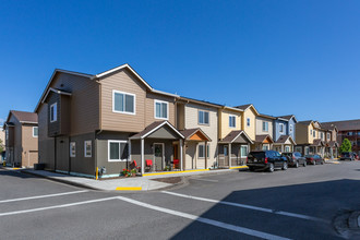 The Crossings at Battle Ground Village in Battle Ground, WA - Building Photo - Building Photo