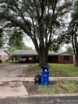 9075 Avalon Dr in Shreveport, LA - Building Photo