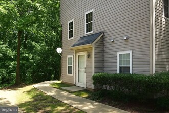 7252 Mahogany Dr in Hyattsville, MD - Building Photo - Building Photo